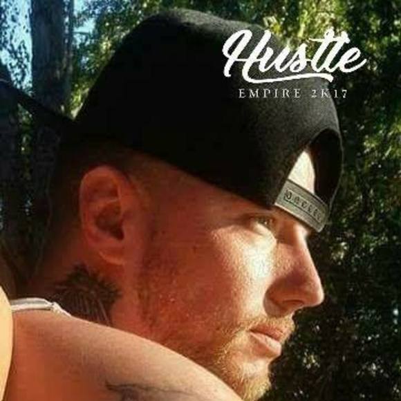 Meet your Posher, Barber - Picture 1 of 1